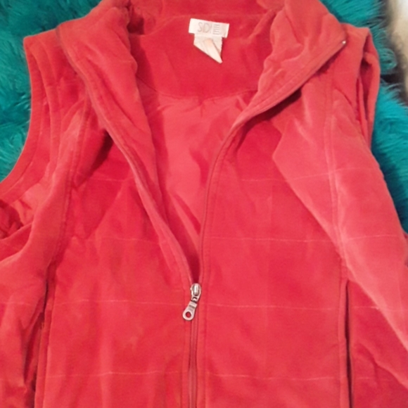 Vest - Picture 2 of 3